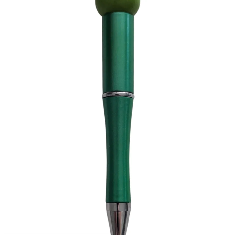 Hand crafted Beaded Pen green Tassel shamrock Charm H -016